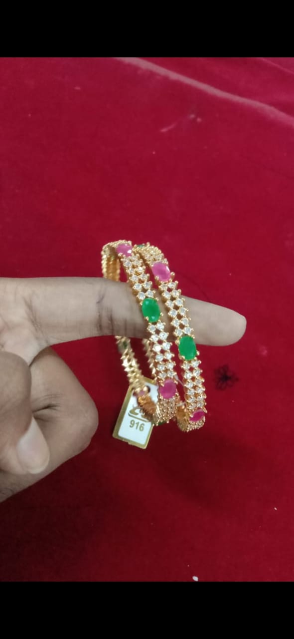 2.8 Bangles