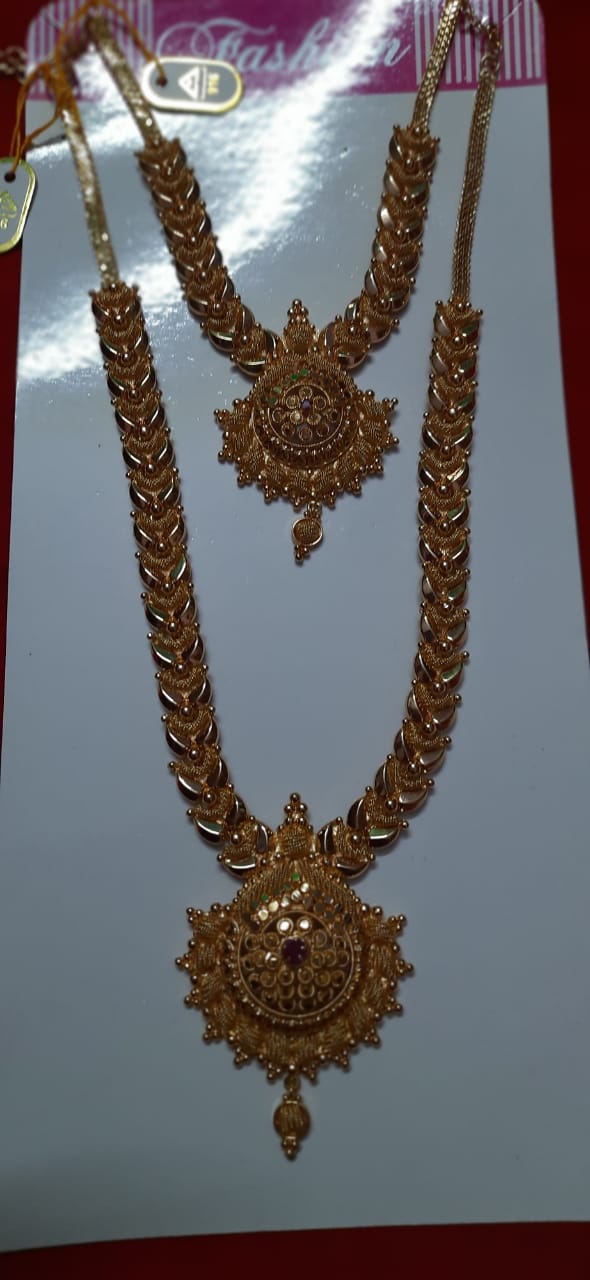 Arumbu Aaram & Necklace
