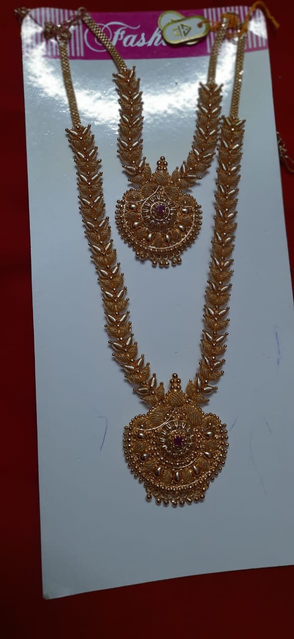 Arumbu Necklace & Aaram