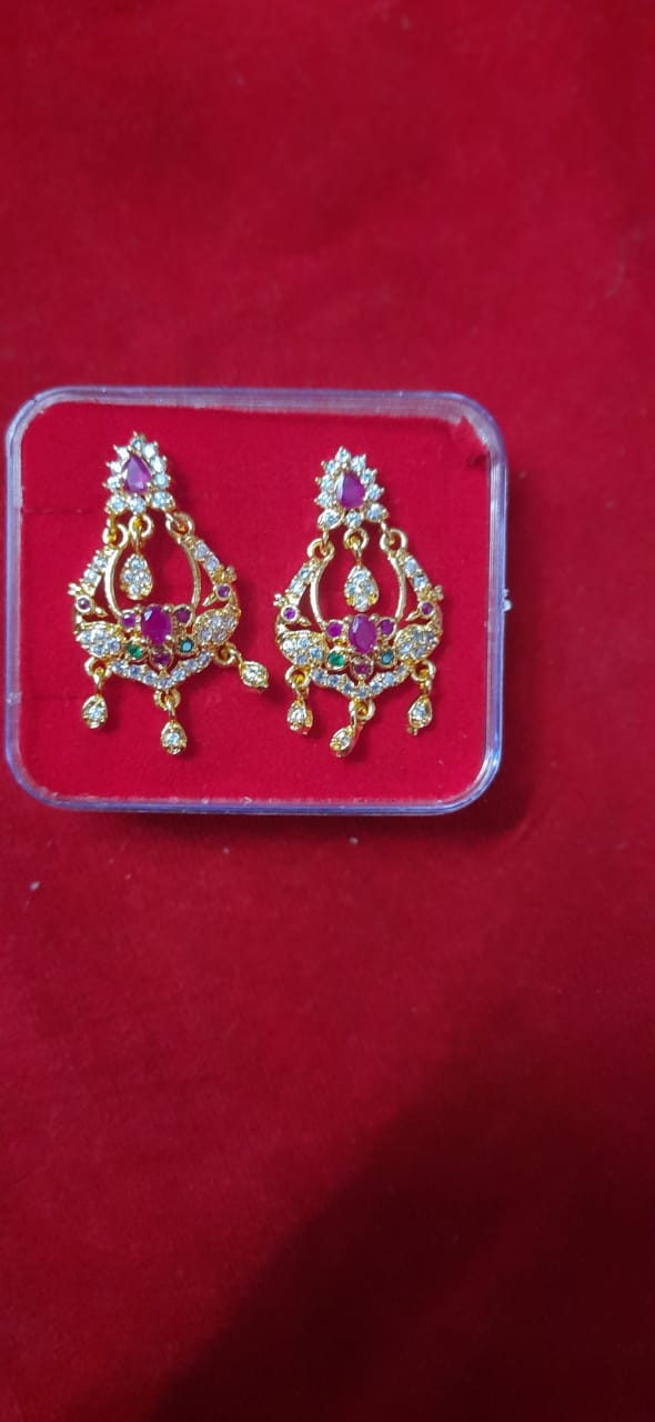 Design STone Ear Ring