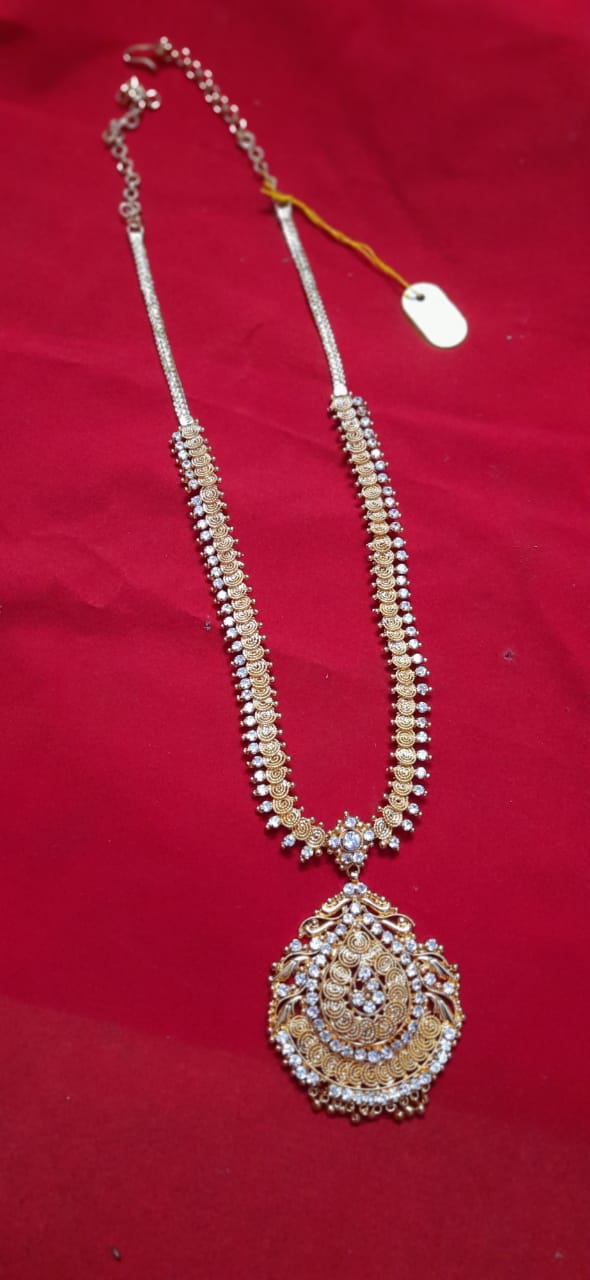 White Stone Gold Aaram