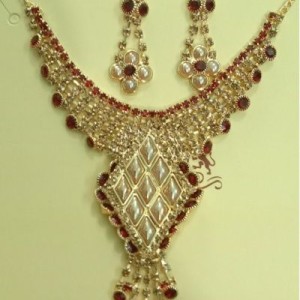 Fashionable Necklace